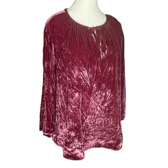 TOMMY BAHAMA‎ Medium Silk Blend Crushed Velvet Red/Pink Top 3/4 Sleeve Tie Neck - Picture 3 of 8
